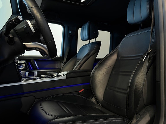 Mercedes-Benz G500 8 of 23