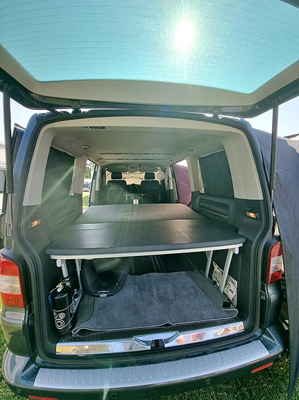 Volkswagen Multivan 4 of 10