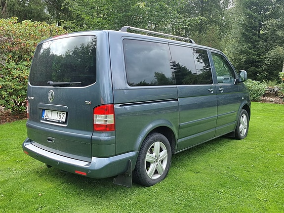 Volkswagen Multivan 3 of 10