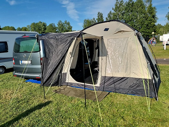Volkswagen Multivan 7 of 10
