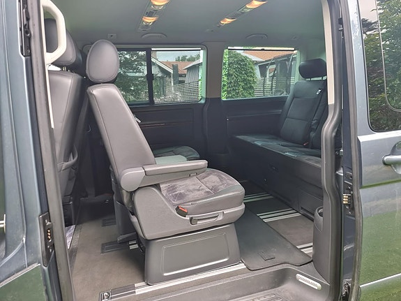 Volkswagen Multivan 10 of 10