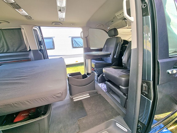 Volkswagen Multivan 6 of 10
