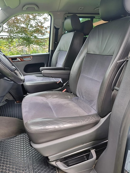 Volkswagen Multivan 8 of 10