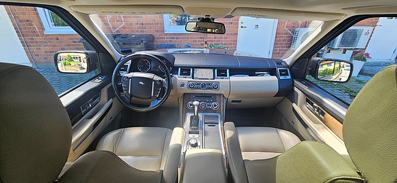 Land Rover Range Rover Sport 6 of 8