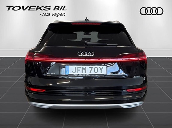 Audi e-tron 5 of 23