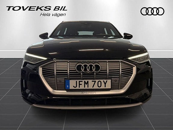Audi e-tron 2 of 23