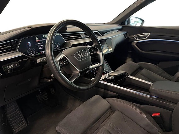Audi e-tron 8 of 23