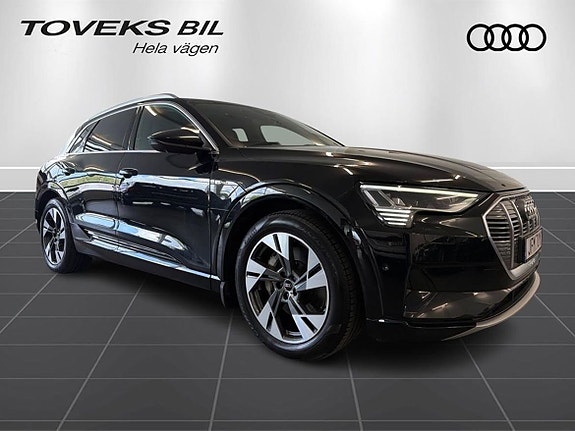 Audi e-tron 3 of 23