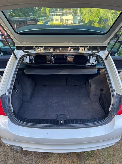 BMW 320d 8 of 8