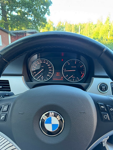 BMW 320d 5 of 8