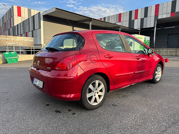 Peugeot 308 3 of 6