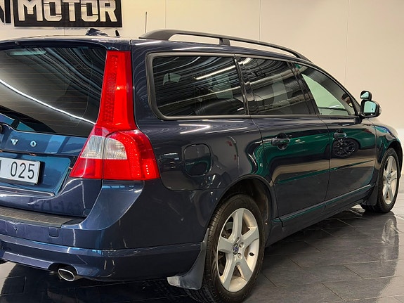 Volvo V70 9 of 27
