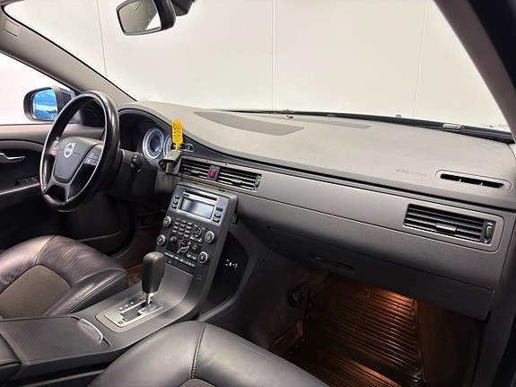 Volvo V70 25 of 27