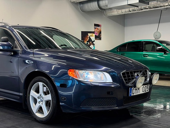 Volvo V70 5 of 27
