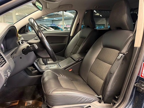 Volvo V70 13 of 27