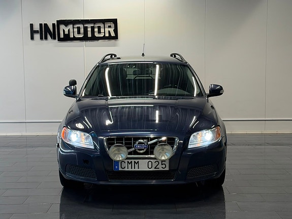Volvo V70 3 of 27