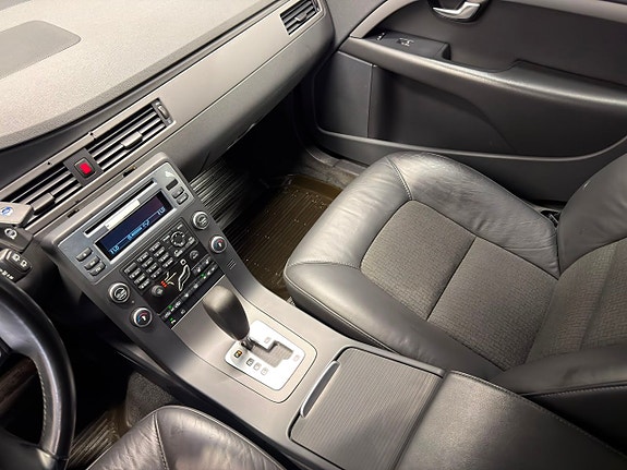 Volvo V70 19 of 27