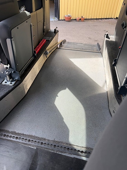Volkswagen Caddy Maxi 8 of 11