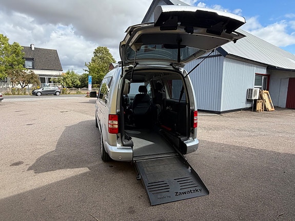 Volkswagen Caddy Maxi 4 of 11