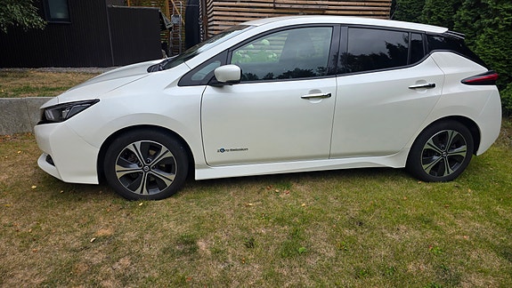 Nissan Leaf 3 of 4