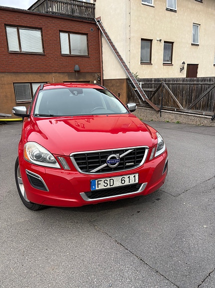 Volvo XC60 2 of 3