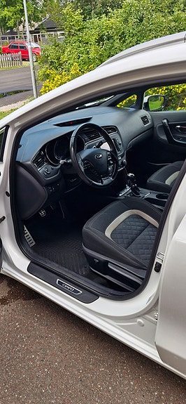 Kia Ceed 8 of 13