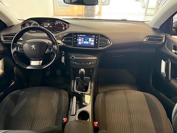 Peugeot 308 SW 3 of 12