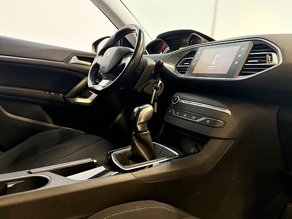 Peugeot 308 SW 6 of 12