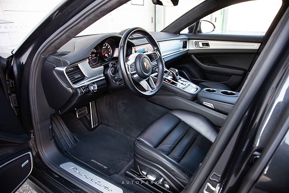 Porsche Panamera Turbo 7 of 24