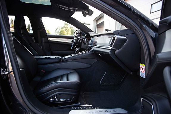 Porsche Panamera Turbo 15 of 24