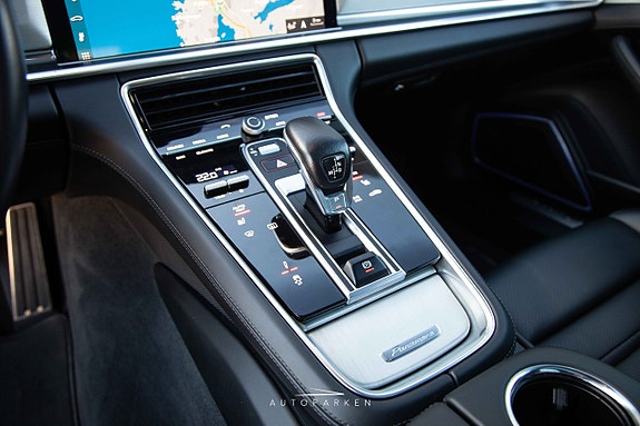 Porsche Panamera Turbo 12 of 24