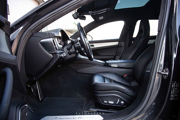 Porsche Panamera Turbo 8 of 24