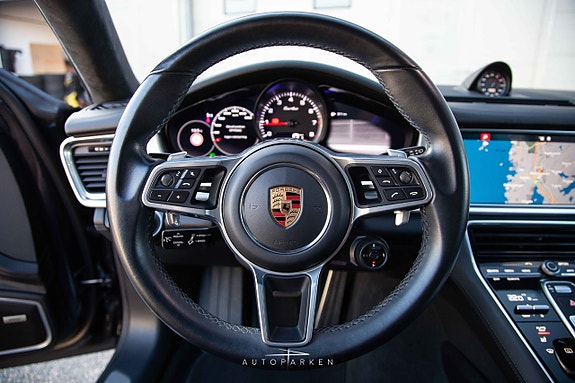 Porsche Panamera Turbo 10 of 24