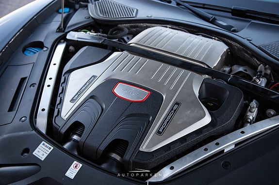 Porsche Panamera Turbo 23 of 24