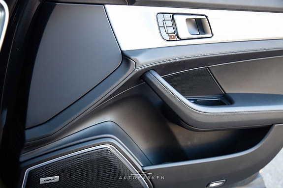 Porsche Panamera Turbo 21 of 24