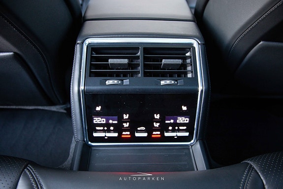 Porsche Panamera Turbo 18 of 24