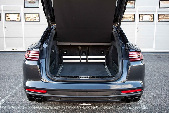 Porsche Panamera Turbo 19 of 24