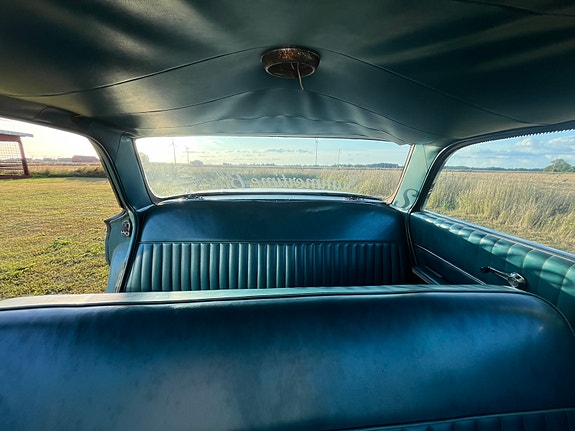 Chevrolet Impala 9 of 14