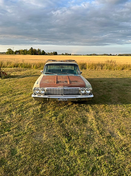 Chevrolet Impala 4 of 14