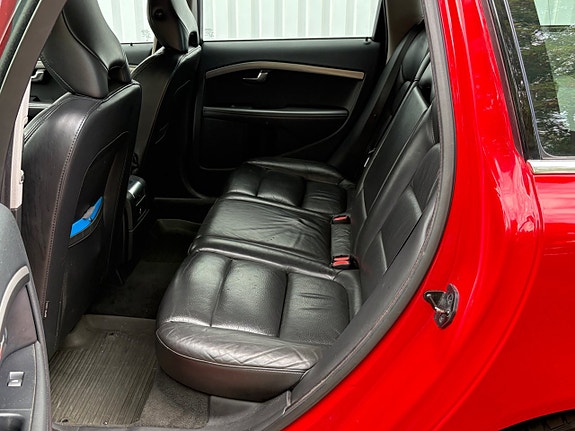 Volvo V70 11 of 17