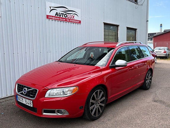 Volvo V70 2 of 17