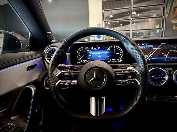 Mercedes-Benz CLA250 e 16 of 19