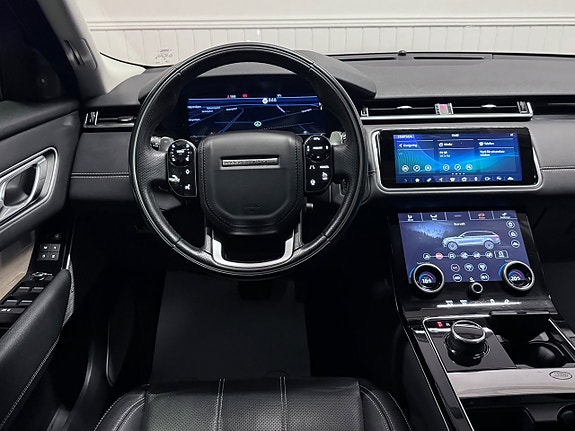 Land Rover Range Rover Velar 25 of 30