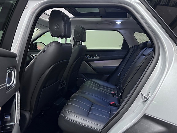 Land Rover Range Rover Velar 16 of 30