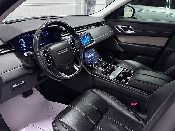 Land Rover Range Rover Velar 12 of 30