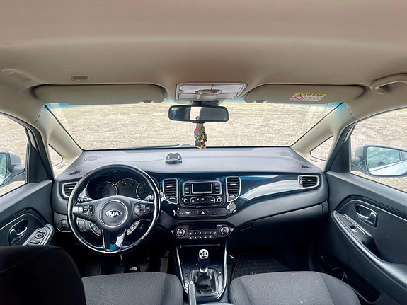 Kia Carens 8 of 8