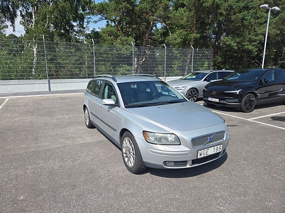 Volvo V50 2 of 15