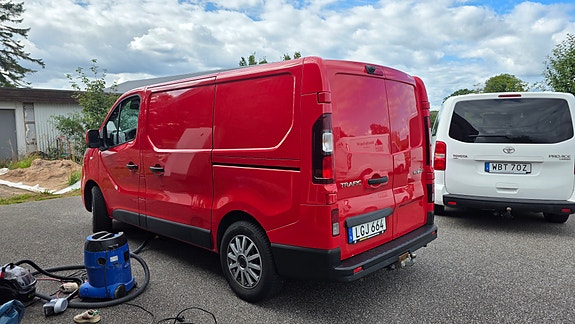 Renault Trafic 2 of 14