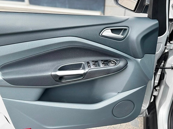 Ford C-Max 18 of 22