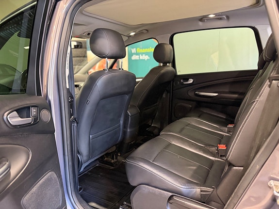 Ford S-MAX 12 of 17